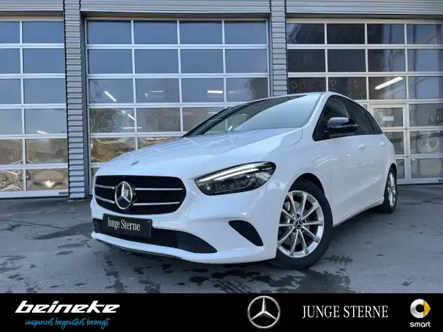 Mercedes-Benz B 220