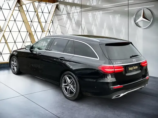 Mercedes-Benz E 220