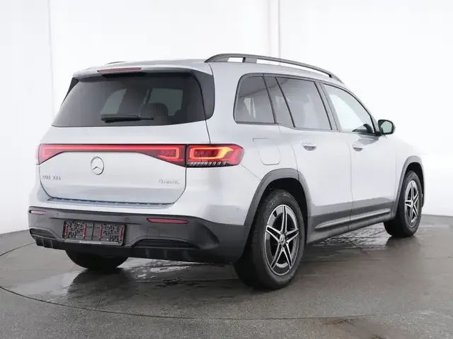 Mercedes-Benz EQB 300