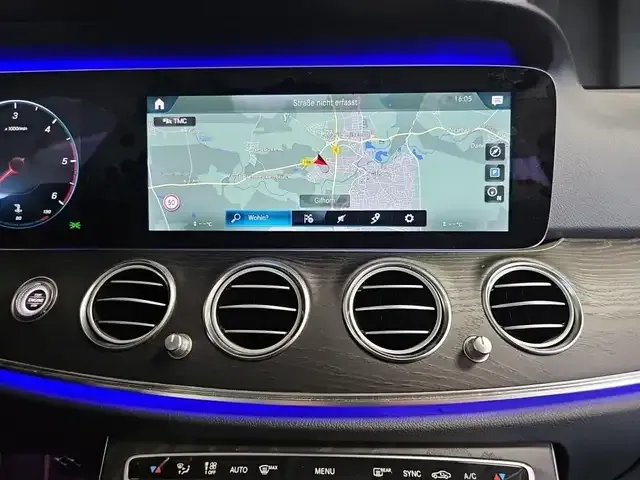 Mercedes-Benz E 200