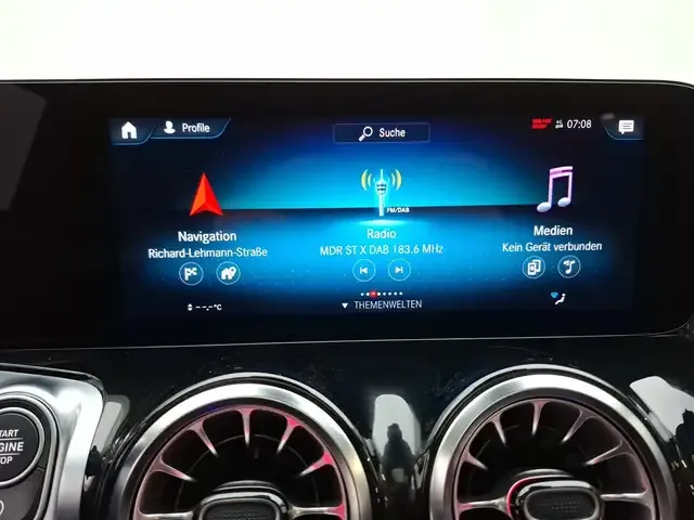 Mercedes-Benz GLB 200