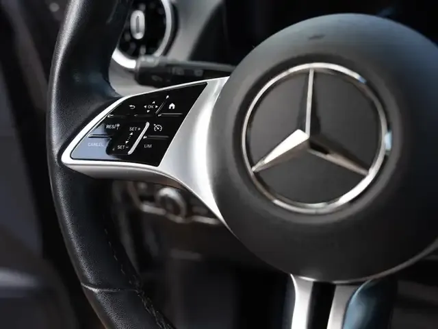 Mercedes-Benz GLB 180