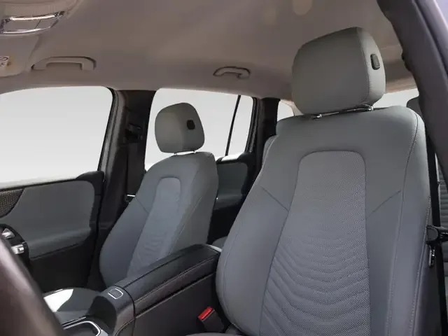 Mercedes-Benz GLB 180