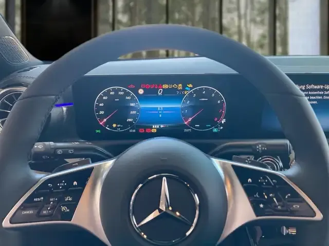 Mercedes-Benz CLA 180