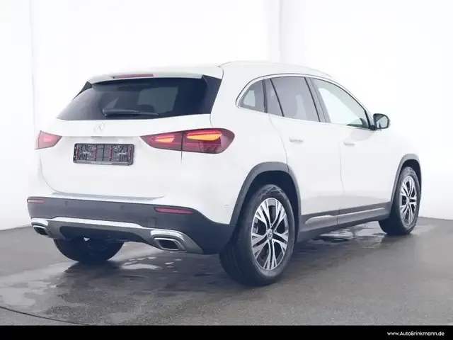 Mercedes-Benz GLA 220