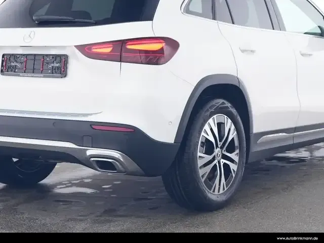 Mercedes-Benz GLA 220