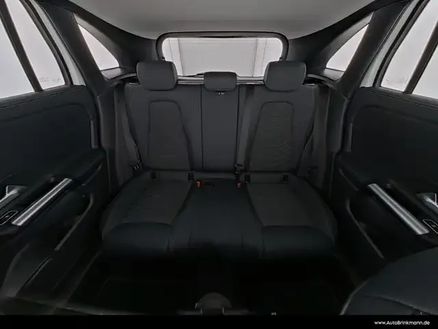 Mercedes-Benz GLA 220