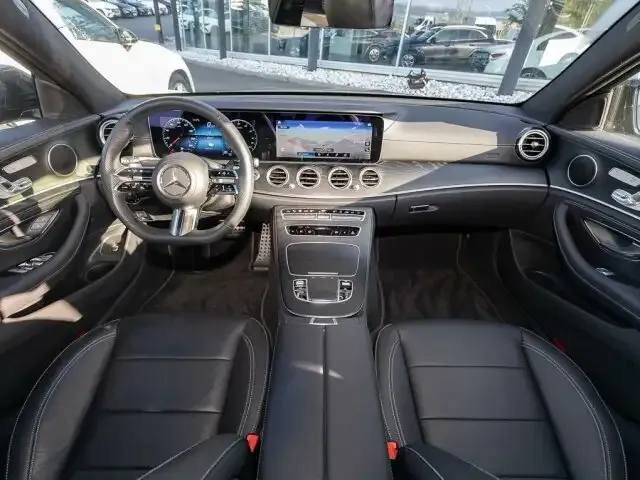 Mercedes-Benz E 300