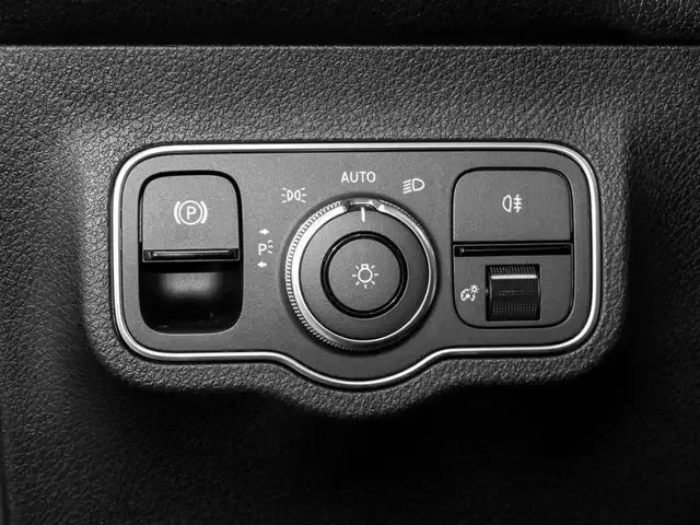 Mercedes-Benz EQB 300