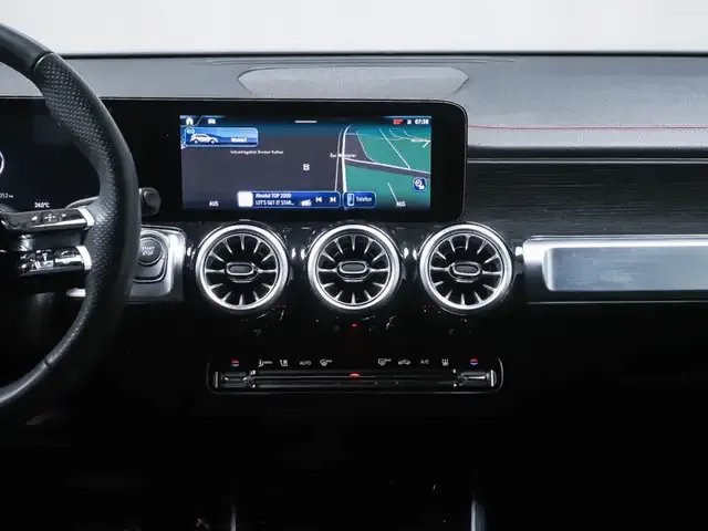 Mercedes-Benz EQB 300