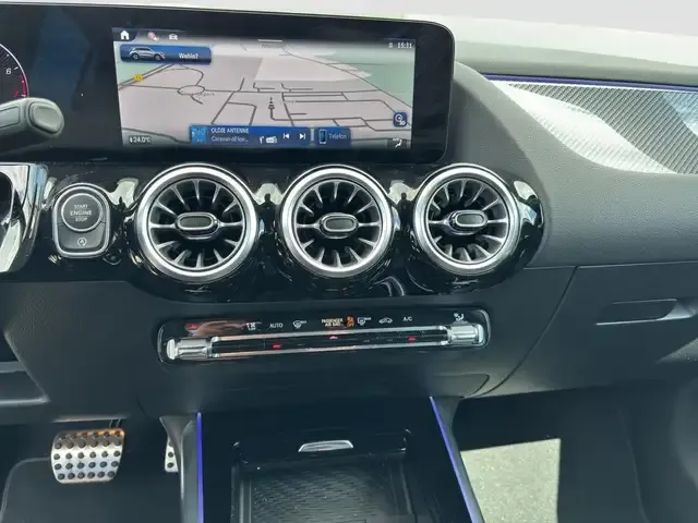 Mercedes-Benz GLA 220