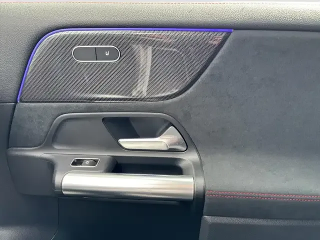 Mercedes-Benz GLA 220