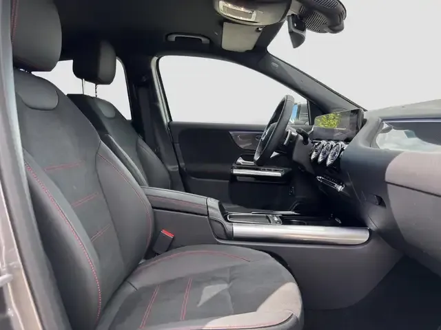 Mercedes-Benz GLA 220