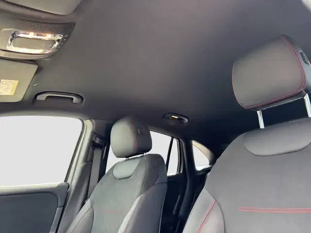 Mercedes-Benz GLA 220