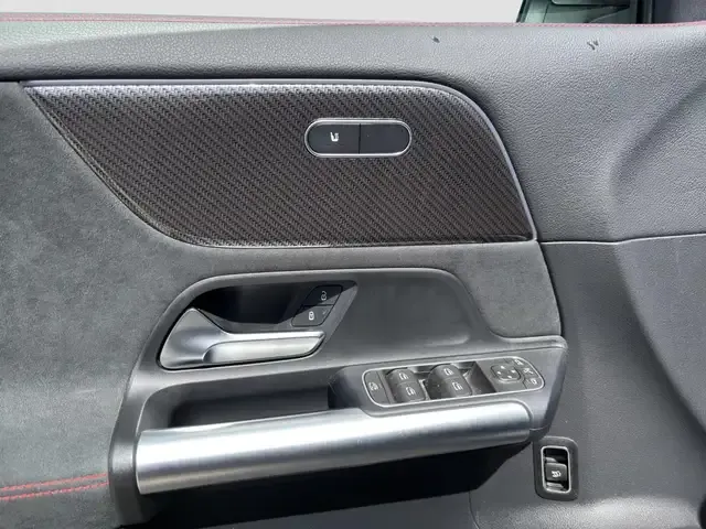 Mercedes-Benz GLA 220