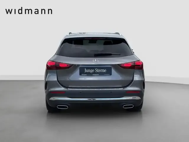 Mercedes-Benz GLA 220