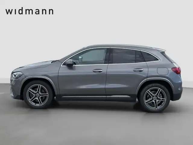 Mercedes-Benz GLA 220