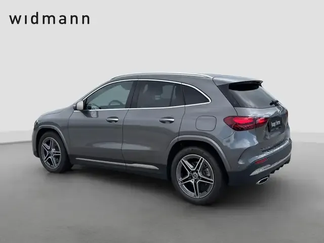Mercedes-Benz GLA 220