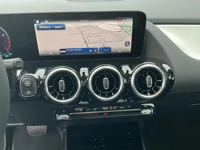 Mercedes-Benz B 180