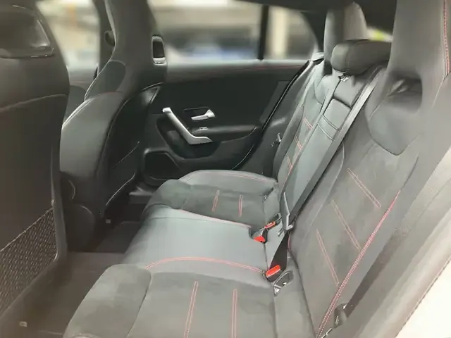 Mercedes-Benz CLA 180