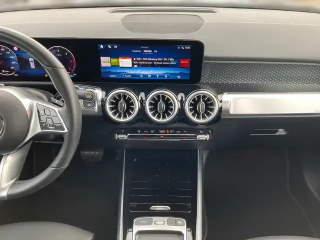 Mercedes-Benz GLB 200