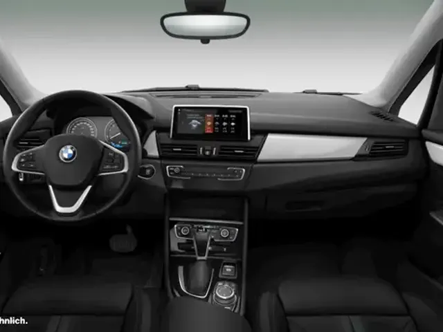 BMW 225