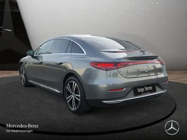 Mercedes-Benz EQE 300