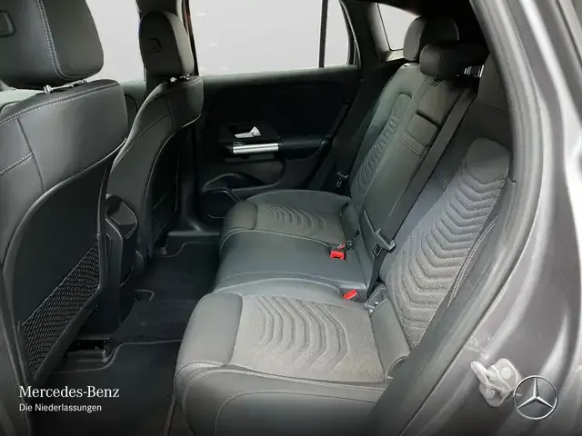 Mercedes-Benz EQA 300