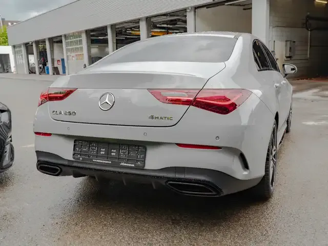 Mercedes-Benz CLA 250