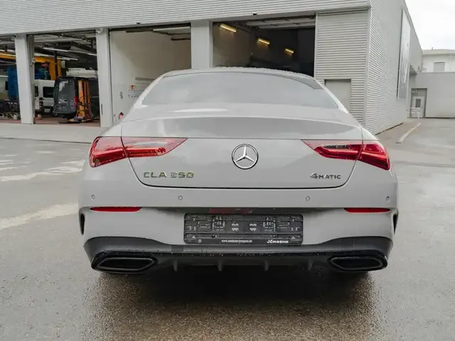 Mercedes-Benz CLA 250