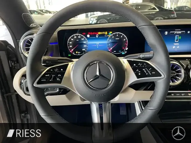 Mercedes-Benz CLA 220