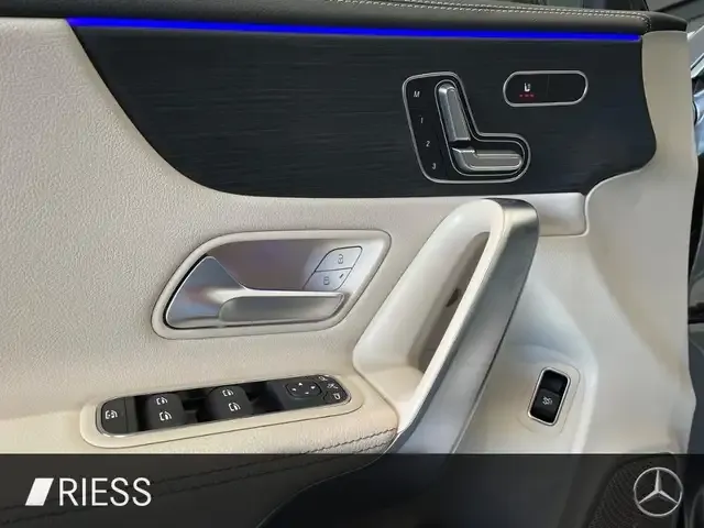 Mercedes-Benz CLA 220