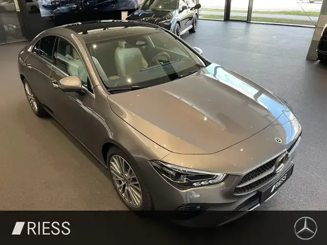 Mercedes-Benz CLA 220