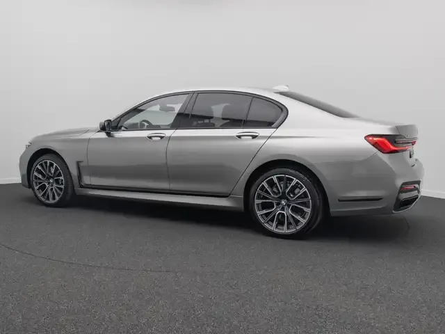 BMW 740