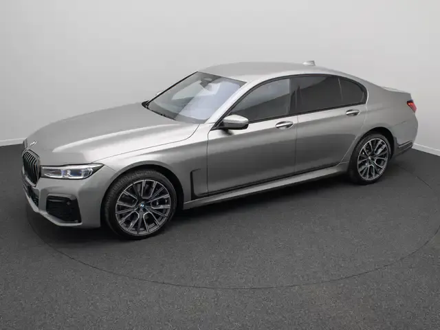 BMW 740