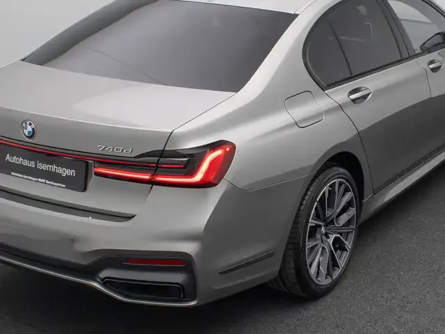 BMW 740