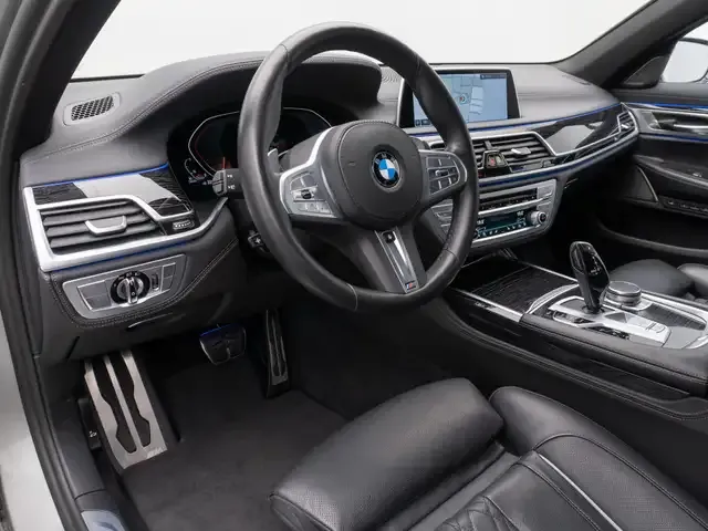 BMW 740