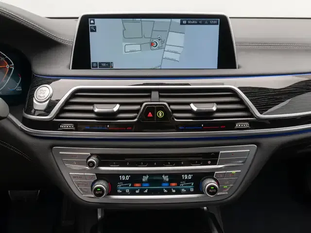BMW 740