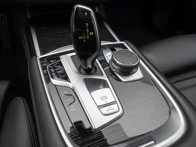 BMW 740