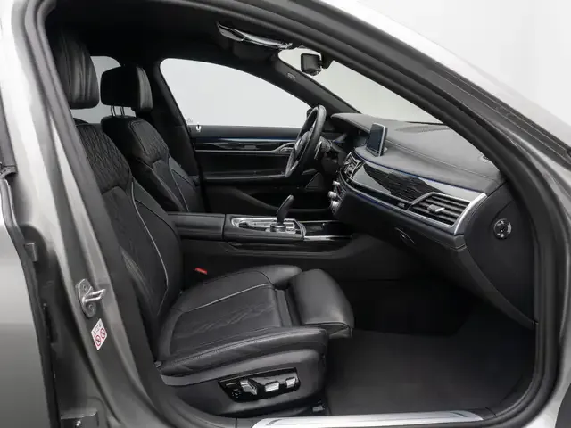 BMW 740