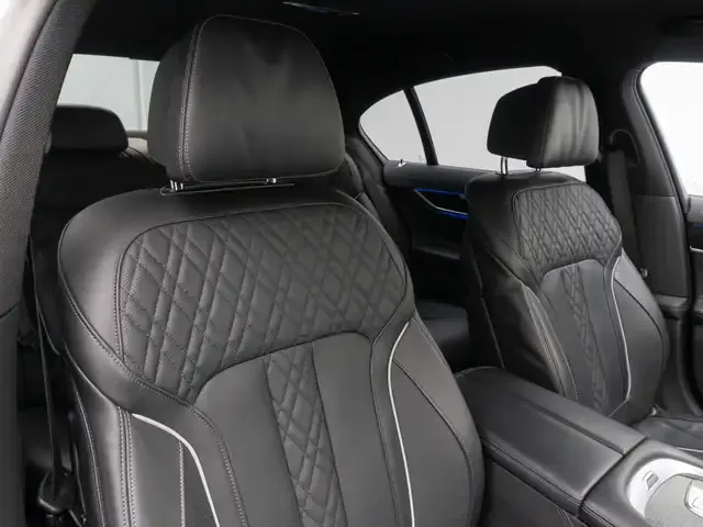 BMW 740