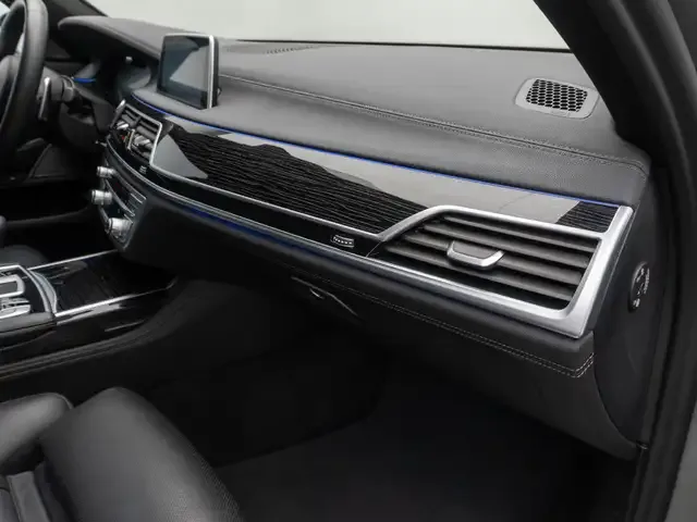 BMW 740