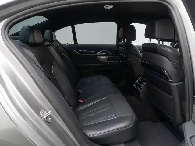 BMW 740