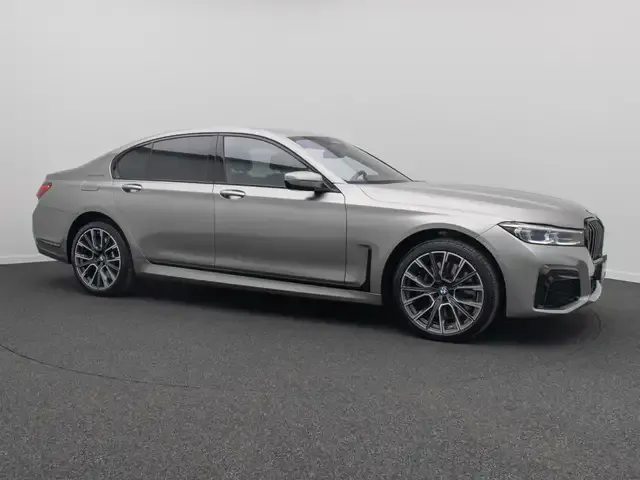 BMW 740