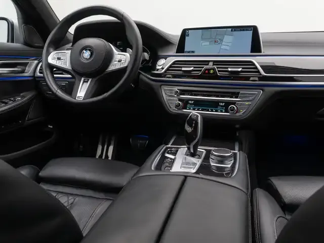 BMW 740