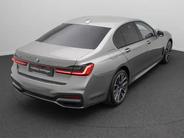 BMW 740