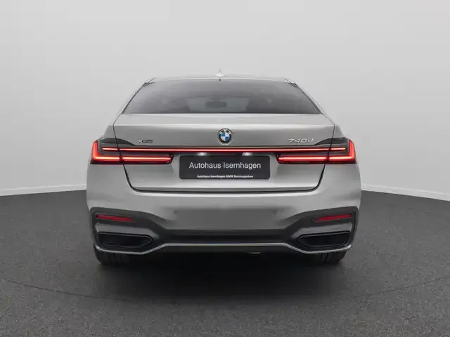 BMW 740