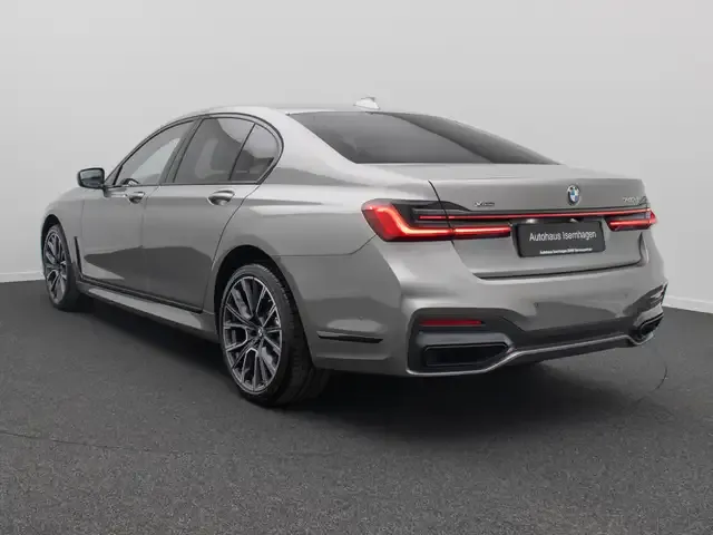 BMW 740