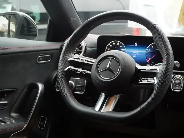 Mercedes-Benz CLA 180