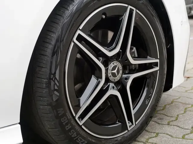 Mercedes-Benz CLA 180